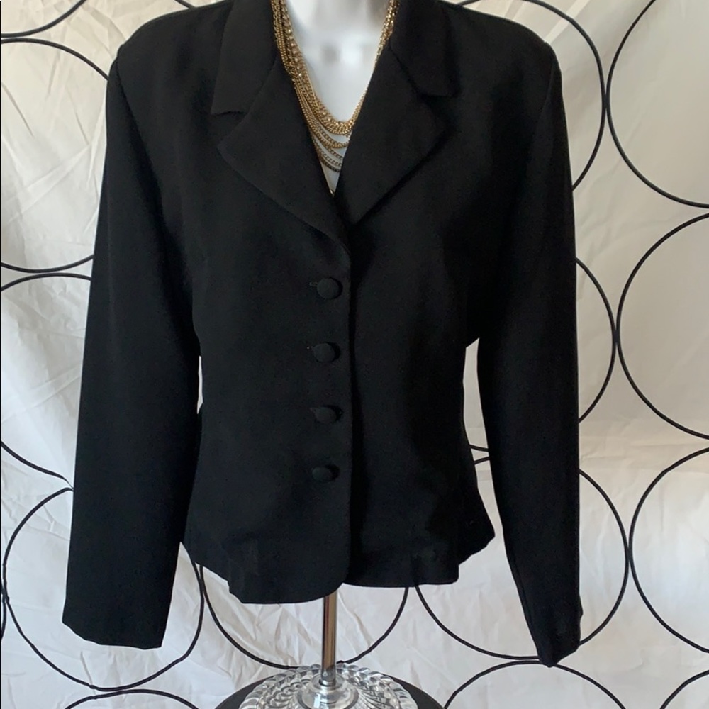 Lightweight blazer